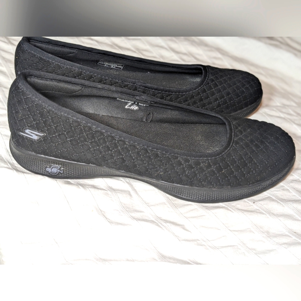 Comfy Skechers slippers size 8
